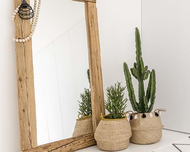 How to create a mirror frame